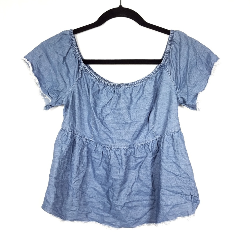 Romeo & Juliet Couture Cropped Chambray Denim Top
